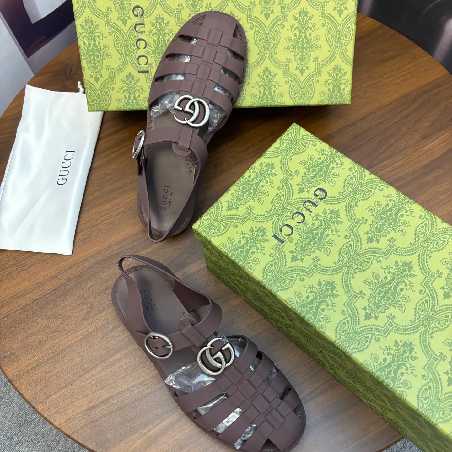 Men's shoes 260💰 [Gucci] Counter quality, top-quality original goods, real photos! Original TPU material, fine workmanship, comfortable; genuine 1:1 replica Size: 36 ~ 46